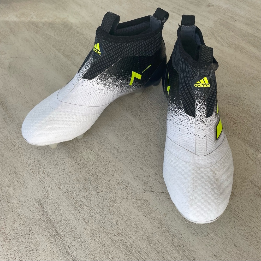 Adidas Boys ACE 17 + Purecontrol No Lace Soccer Cleats Size 4